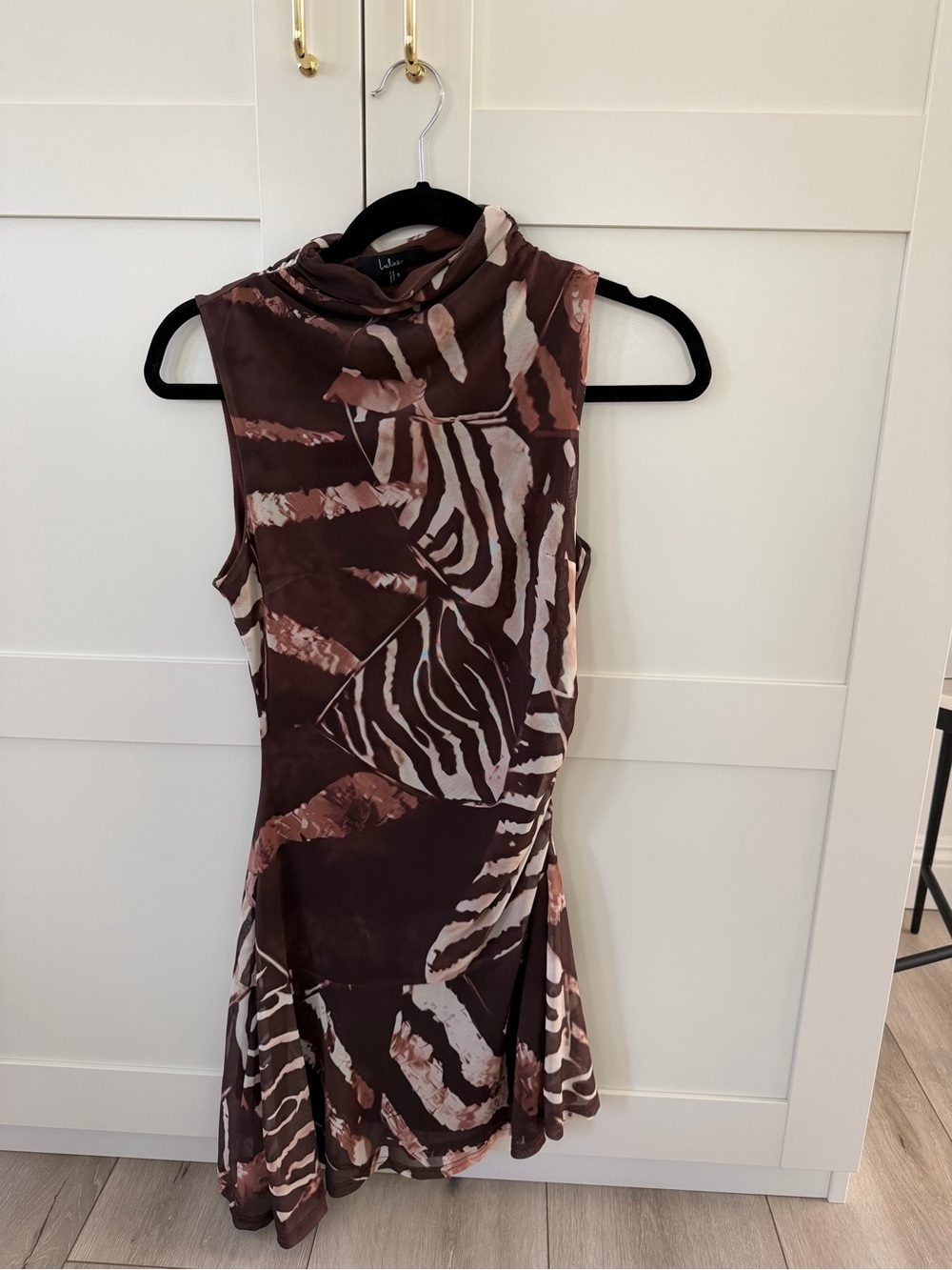 Lulu’s Small Sleeveless Brown & Cream Printed Mock-Neck Dress